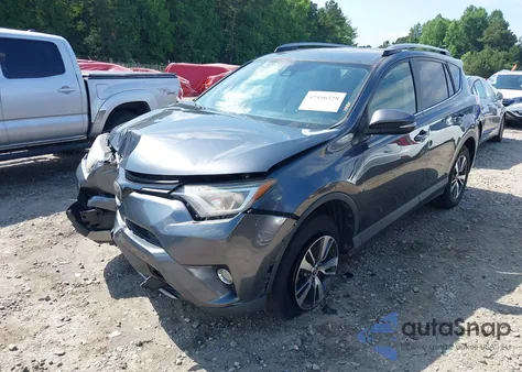 2017 Toyota Rav4 Xle z USA, uszkodzony, nr VIN JTMWFREV9HD096992